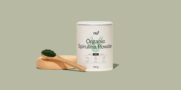 Spirulina con cucchiaio