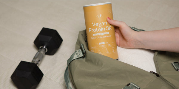 Clean Vegan Protein 3K in una borsa della palestra